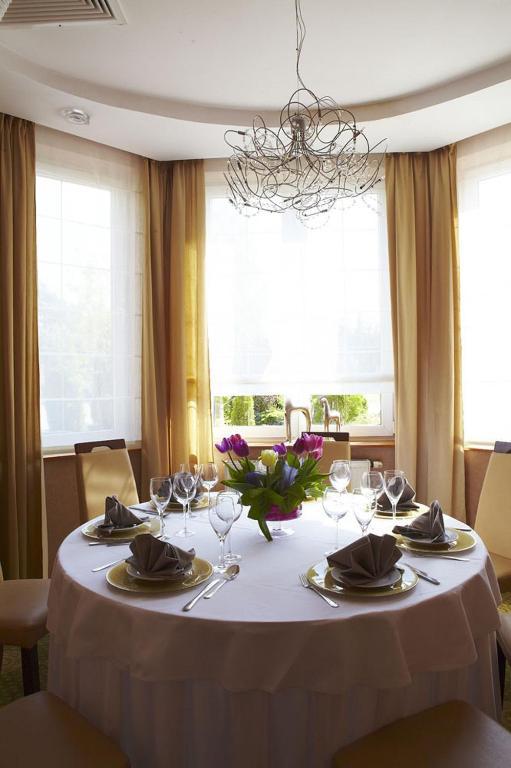 Hotel Maxima Wolanow ภายนอก รูปภาพ