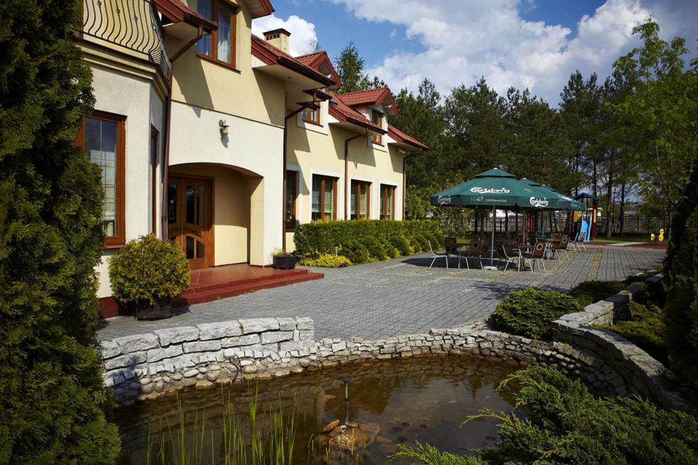 Hotel Maxima Wolanow ภายนอก รูปภาพ